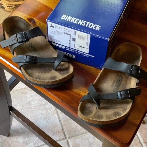 Birkenstock Shoes - Birkenstock Mayari sandals black size 5